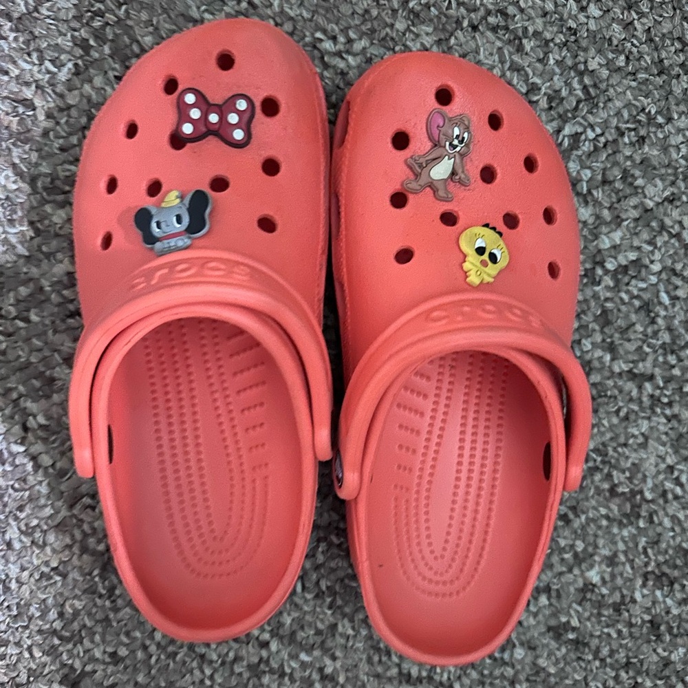 Crocs Orange Clogs 
Men: 5 women’s: 7